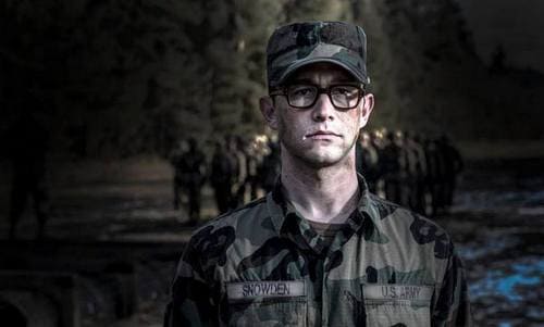 Snowden   l'arme - image de film de Oliver Stone